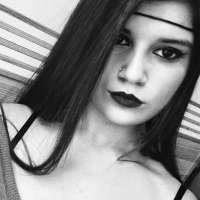 Elit dansöz kadın Güliz