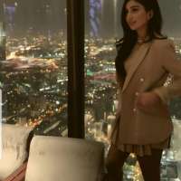 Etkileyici beyaz tenli kadın Hülya