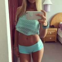 Etkileyici doyumsuz kadın Kumru