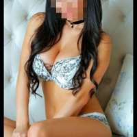 Etkileyici evinde buluşan Belkis