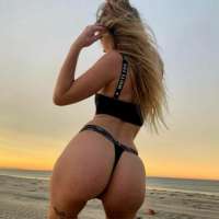 Etkileyici genç hanım Nuran