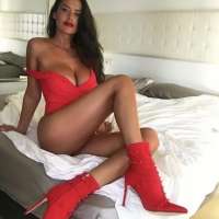 Etkileyici ön sevişme yapan Imren