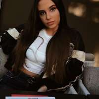 Etkileyici oral yapan hanım Gülbin