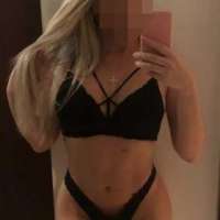 Gösterişli fetişe açık kız Hanim