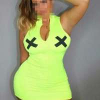 Gösterişli otelde buluşan Ayca