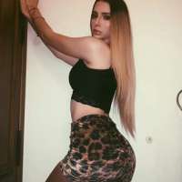 Kıvrak fatezi yapan bayan Pelinsu