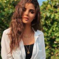 Kusursuz esmer bayan Hanim