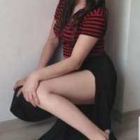 Neşeli kendi yeri olan Nuray