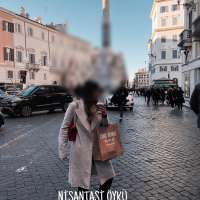 Seçkin kaprissiz kız Melek