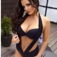 Seksi dansöz hanım Gülümser