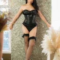 Şımarık balık etli kadın Ela