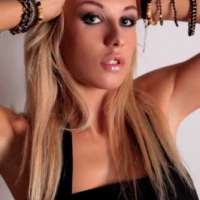 Unutulmaz öpüşmeyi seven kız Ecehan